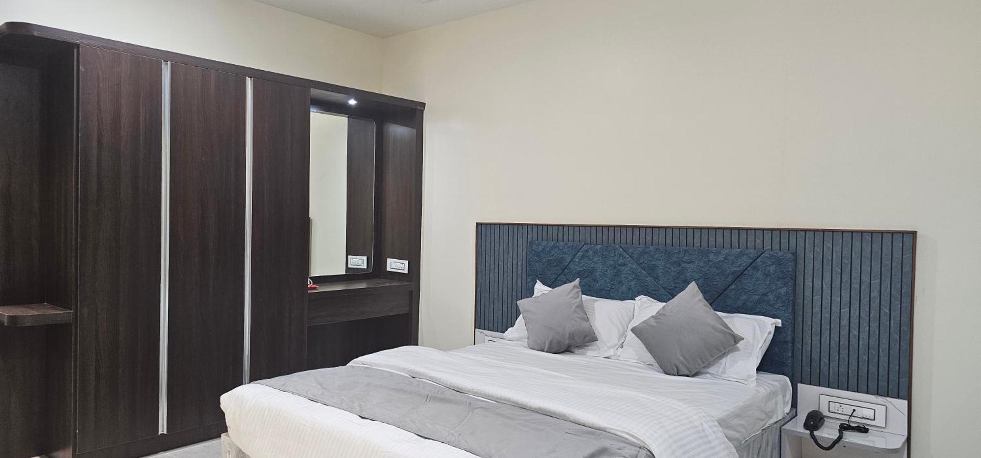 Jai Raja'S Tower Otel Karaikudi Dış mekan fotoğraf